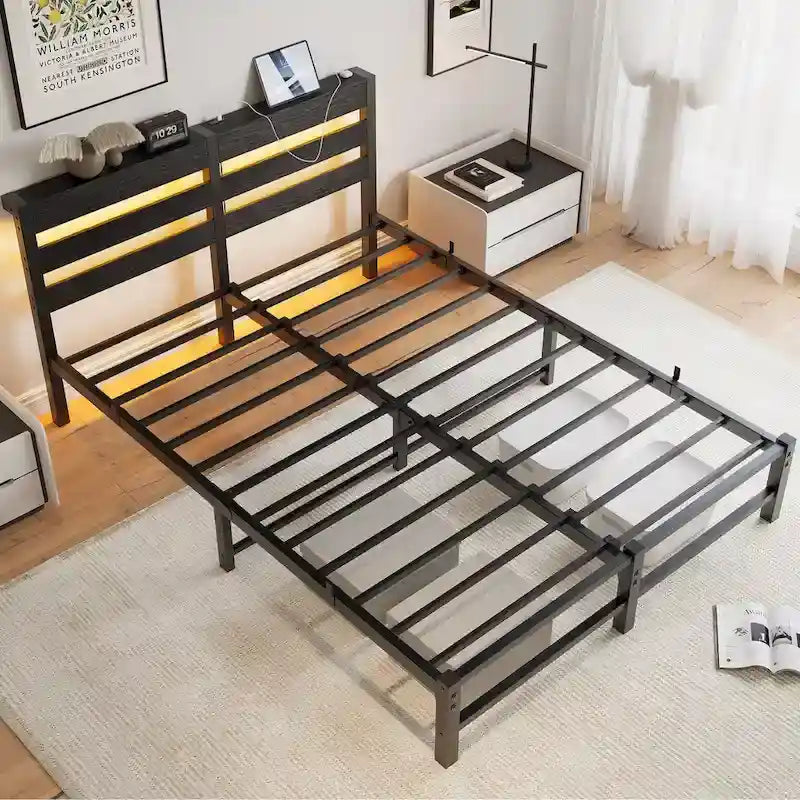 Struttura letto matrimoniale in metallo nero con testiera in legno, luci RGB, per 2 persone
