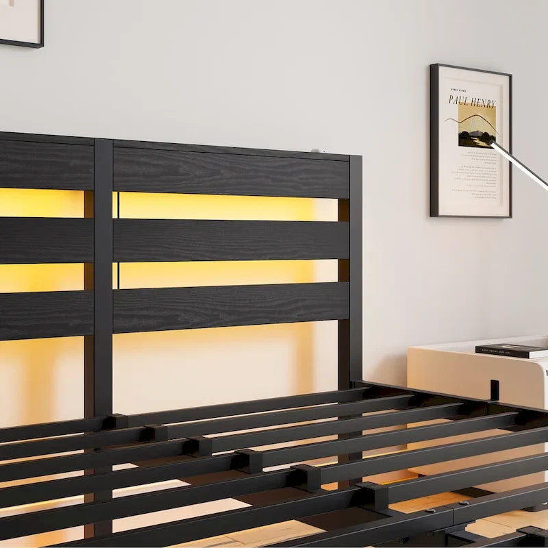 Struttura letto matrimoniale in metallo nero con testiera in legno, luci RGB, per 2 persone