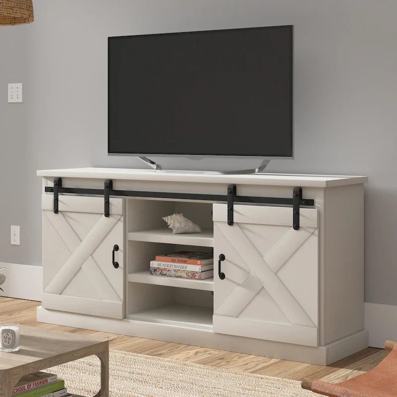 Mobile TV The Gray Barn Sycamore Rise Farmhouse in Legno da 66 pollici