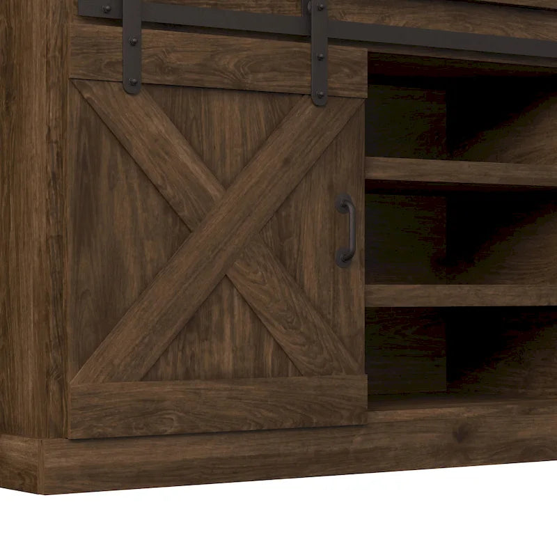 Mobile TV The Gray Barn Sycamore Rise Farmhouse in Legno da 66 pollici