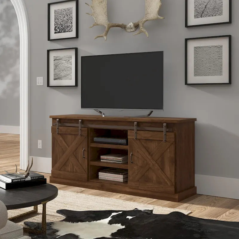 Mobile TV The Gray Barn Sycamore Rise Farmhouse in Legno da 66 pollici