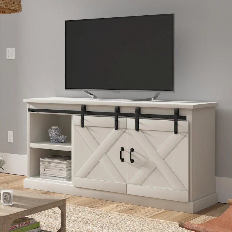 Mobile TV The Gray Barn Sycamore Rise Farmhouse in Legno da 66 pollici