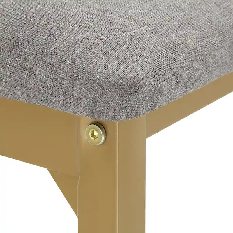 Set da pranzo Darcy con piano effetto marmo e dettagli dorati di iNSPIRE Q Bold